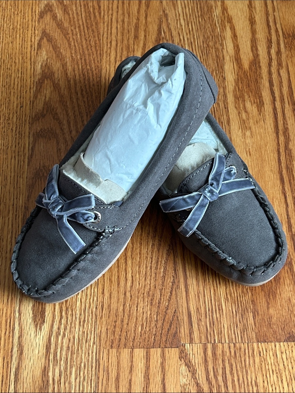 G.H. Bass & Co. New Dark Gray Loafers Size Small w/Faux Fur Lining - Picture 2 of 16